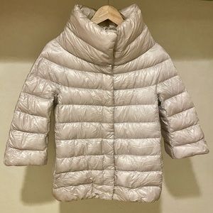 Chantilly Herno Sofia Cape Jacket
Size 40 IT 4 US Small
PI0043-12017-9402